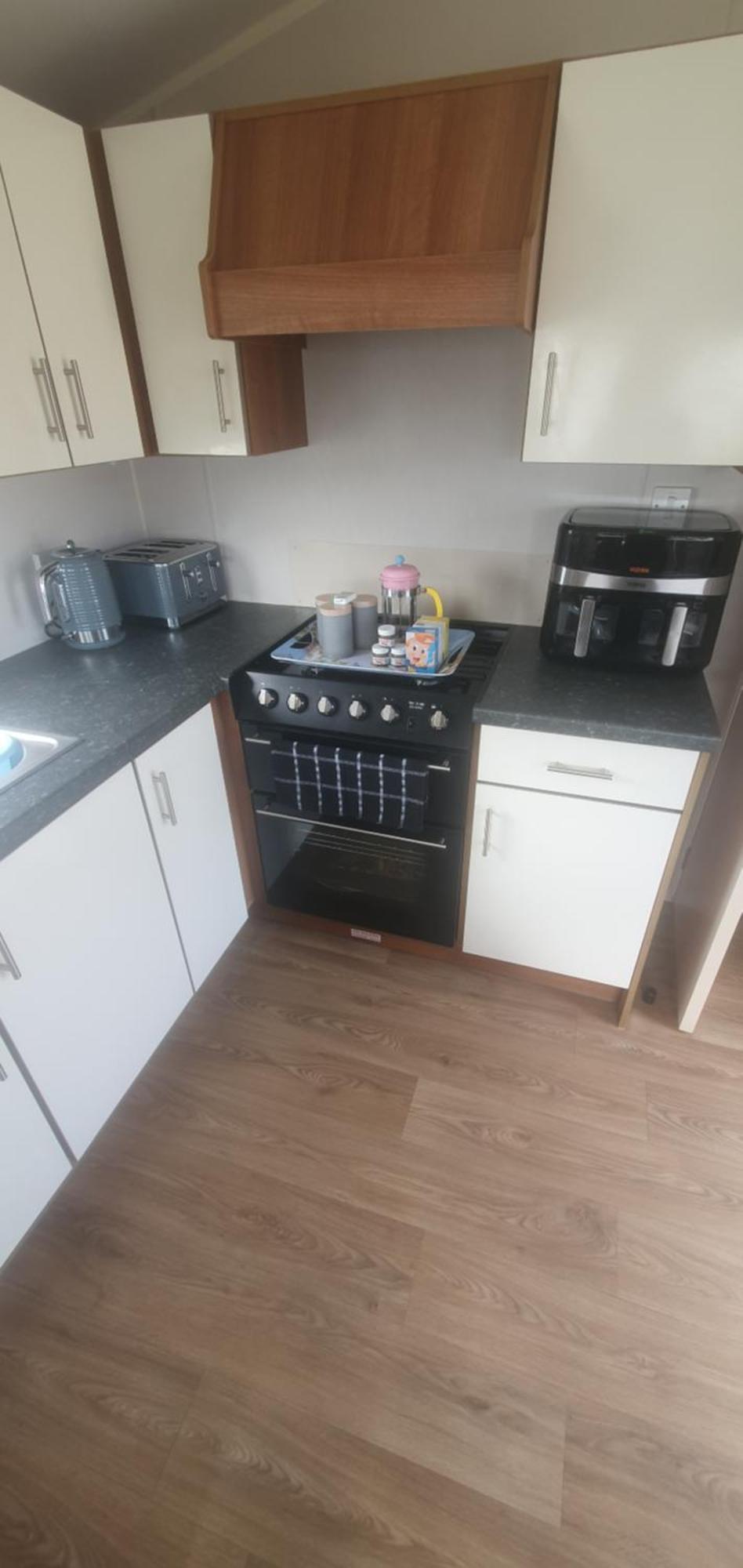 Charming 3-bed In Holiday home